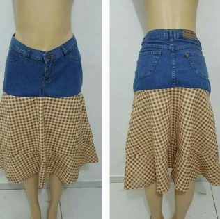 saia jeans customizada com tecido